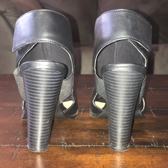 Chunky four inch heels. - Picture 5 of 6